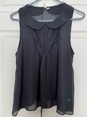 Frenchie Sleeveless Gray Lace-Back Tie Front Top - Women's Size M